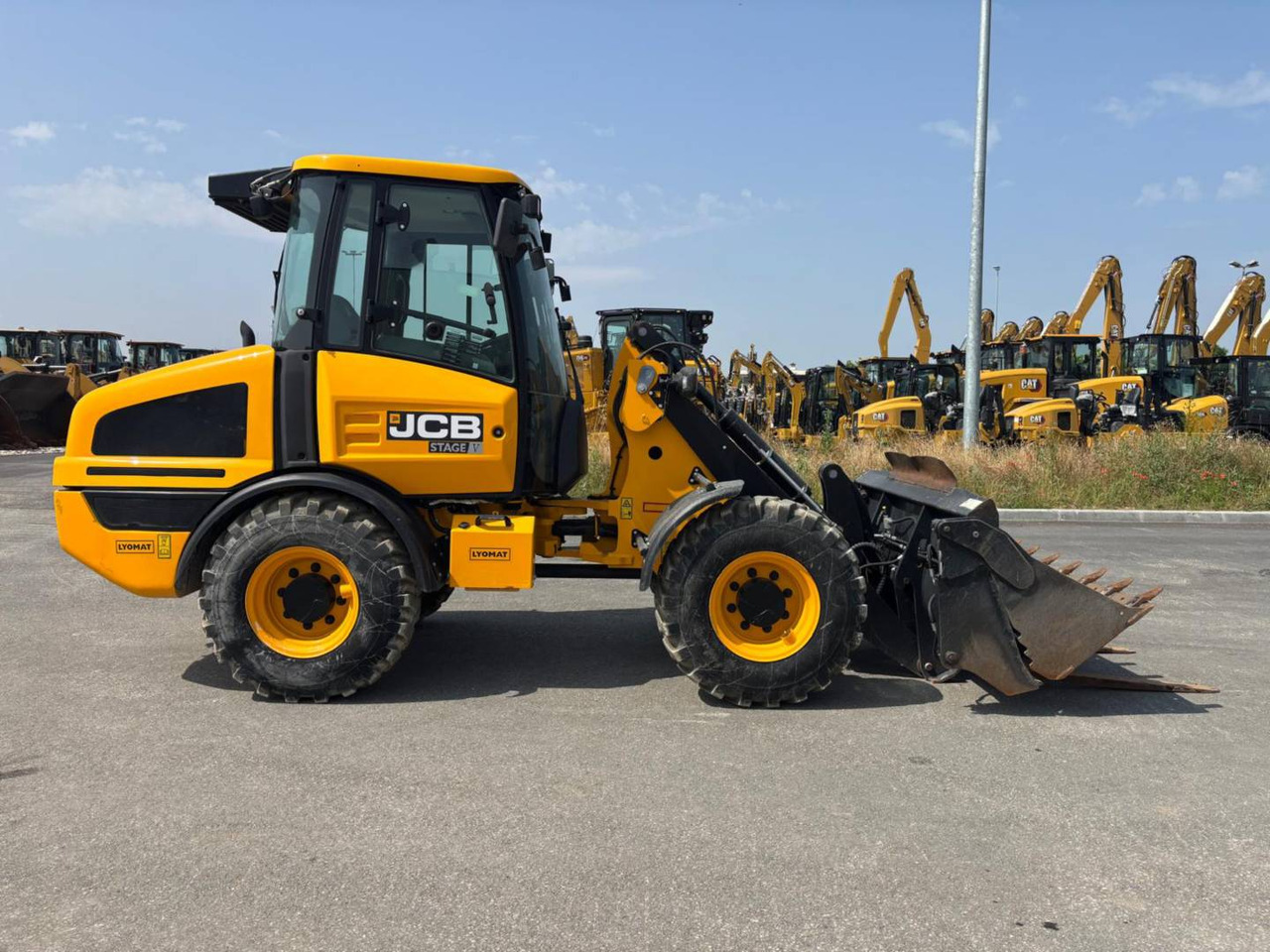 JCB 407 - Utovarivač na kotačima: slika JCB 407 - Utovarivač na kotačima JCB 407 - Utovarivač na kotačima: slika JCB 407 - Utovarivač na kotačima