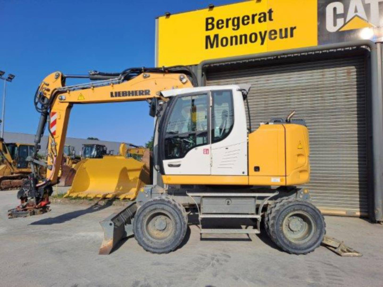 LIEBHERR A913 - Bager na kotačima: slika LIEBHERR A913 - Bager na kotačima LIEBHERR A913 - Bager na kotačima: slika LIEBHERR A913 - Bager na kotačima