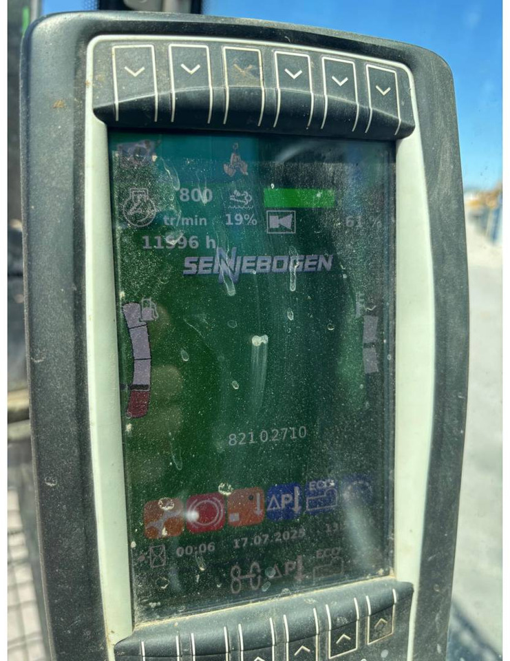 SENNEBOGEN 821 - Bager na kotačima: slika SENNEBOGEN 821 - Bager na kotačima SENNEBOGEN 821 - Bager na kotačima: slika SENNEBOGEN 821 - Bager na kotačima