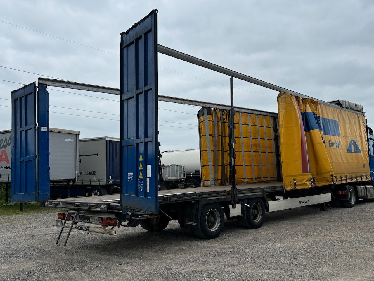 Krone Mega, Hubdach, verbreiterterbar - Poluprikolica s ceradom: slika Krone Mega, Hubdach, verbreiterterbar - Poluprikolica s ceradom Krone Mega, Hubdach, verbreiterterbar - Poluprikolica s ceradom: slika Krone Mega, Hubdach, verbreiterterbar - Poluprikolica s ceradom