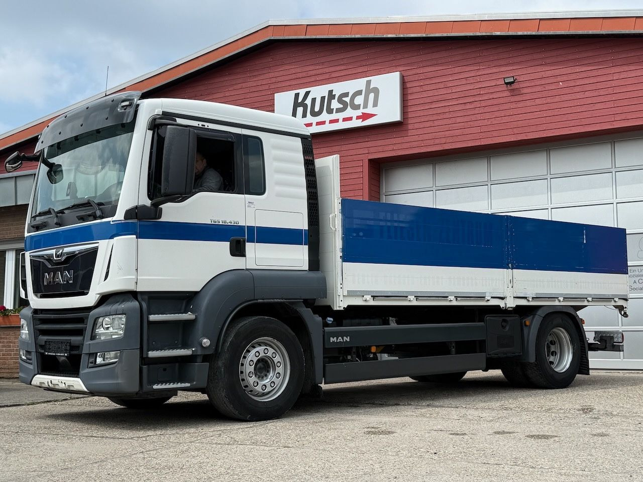 MAN TGS 18.430 BL Pritsche 5,50m, EURO 6D - Kamion s otvorenim sandukom: slika MAN TGS 18.430 BL Pritsche 5,50m, EURO 6D - Kamion s otvorenim sandukom MAN TGS 18.430 BL Pritsche 5,50m, EURO 6D - Kamion s otvorenim sandukom: slika MAN TGS 18.430 BL Pritsche 5,50m, EURO 6D - Kamion s otvorenim sandukom