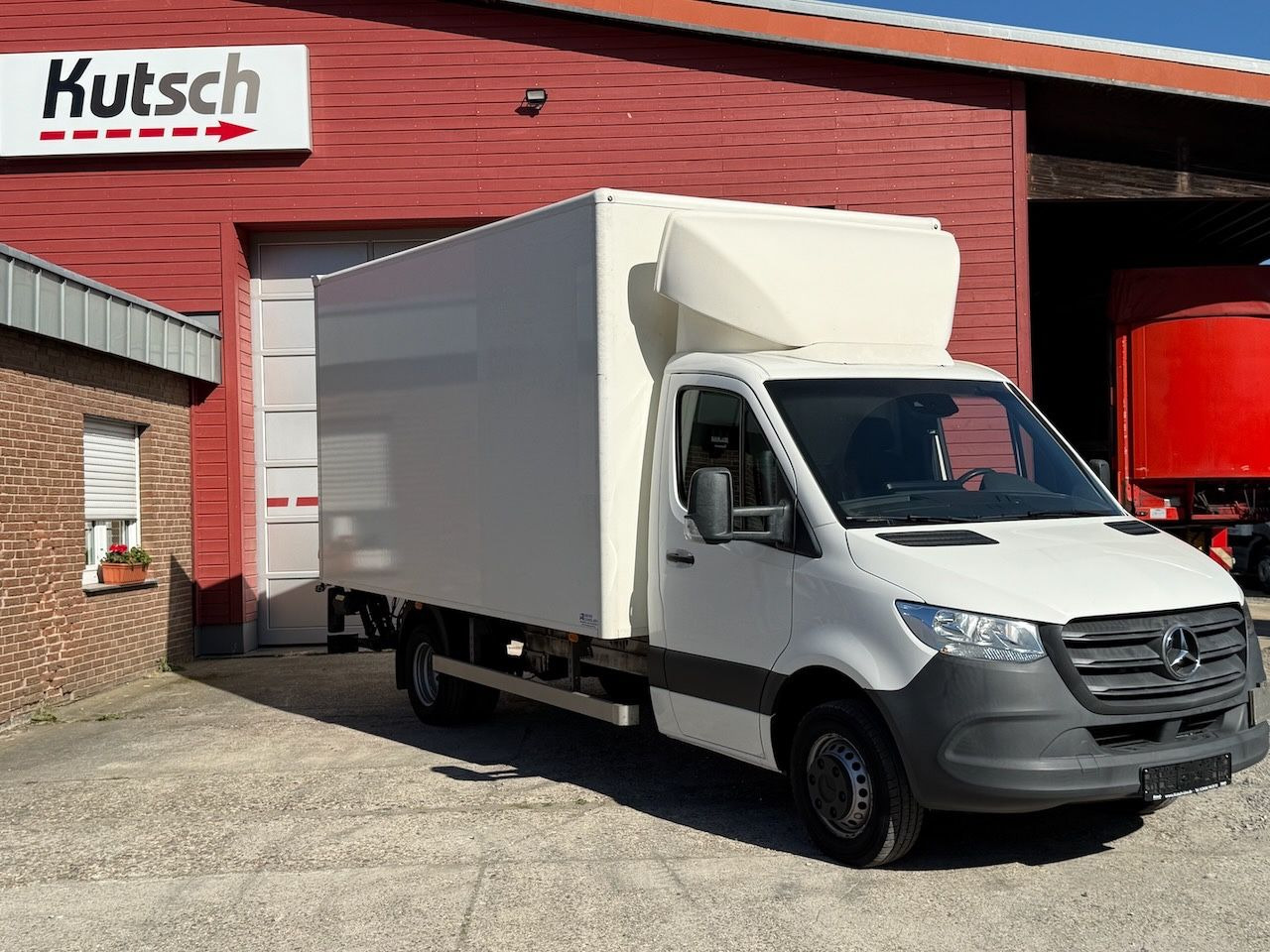 Mercedes-Benz Sprinter III Koffer 514 CDI Ladebordwand - Dostavno vozilo sa zatvorenim sandukom: slika Mercedes-Benz Sprinter III Koffer 514 CDI Ladebordwand - Dostavno vozilo sa zatvorenim sandukom Mercedes-Benz Sprinter III Koffer 514 CDI Ladebordwand - Dostavno vozilo sa zatvorenim sandukom: slika Mercedes-Benz Sprinter III Koffer 514 CDI Ladebordwand - Dostavno vozilo sa zatvorenim sandukom