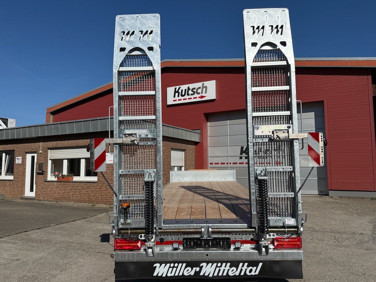 Müller-Mitteltal ETÜ-TA-R 21 Plateau 7m, luftgefedert, LED - Prikolica s niskim utovarivačem: slika Müller-Mitteltal ETÜ-TA-R 21 Plateau 7m, luftgefedert, LED - Prikolica s niskim utovarivačem Müller-Mitteltal ETÜ-TA-R 21 Plateau 7m, luftgefedert, LED - Prikolica s niskim utovarivačem: slika Müller-Mitteltal ETÜ-TA-R 21 Plateau 7m, luftgefedert, LED - Prikolica s niskim utovarivačem