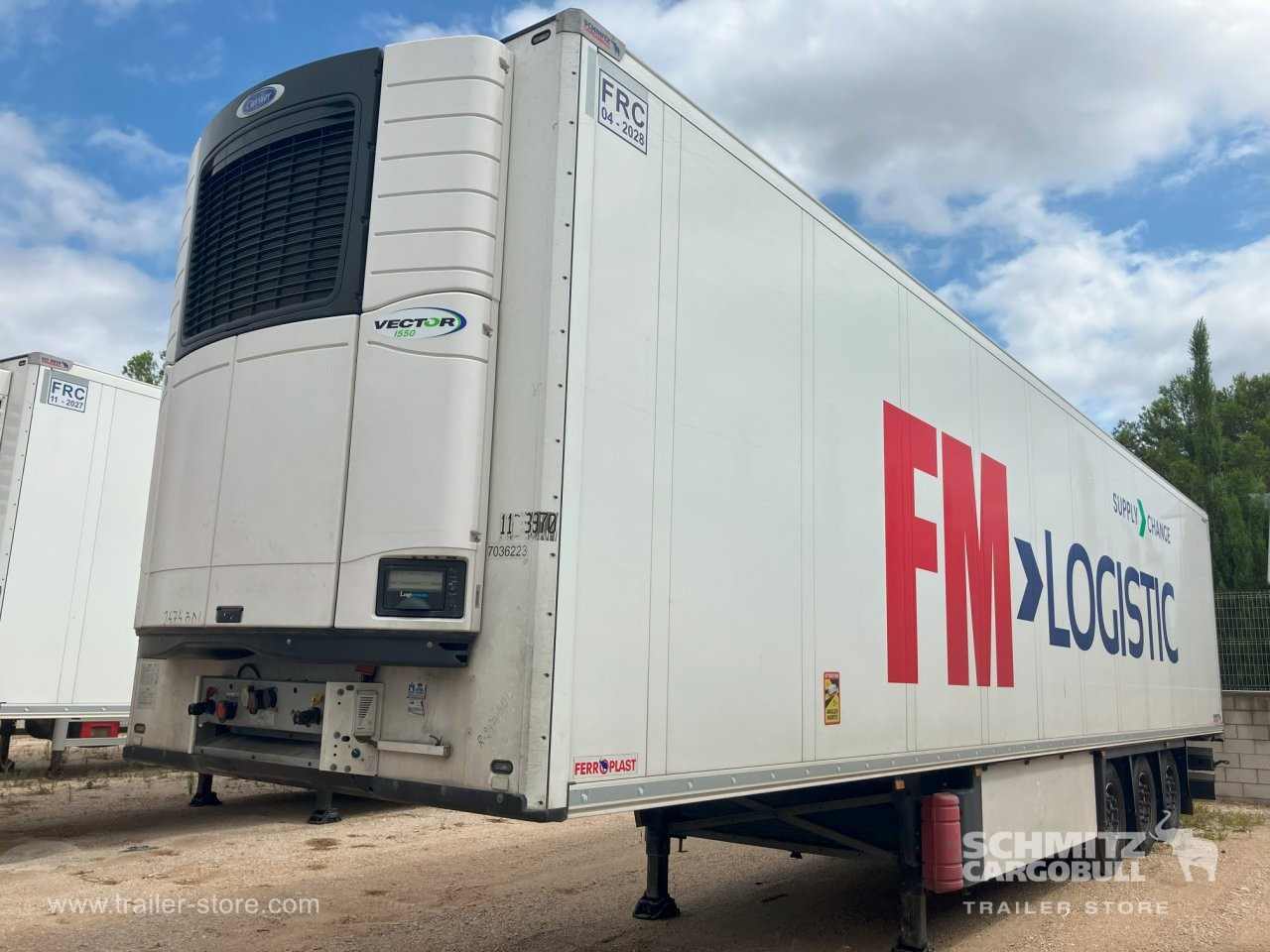 SCHMITZ Semiremolque Frigo Standard Double deck - Izotermna poluprikolica: slika SCHMITZ Semiremolque Frigo Standard Double deck - Izotermna poluprikolica SCHMITZ Semiremolque Frigo Standard Double deck - Izotermna poluprikolica: slika SCHMITZ Semiremolque Frigo Standard Double deck - Izotermna poluprikolica