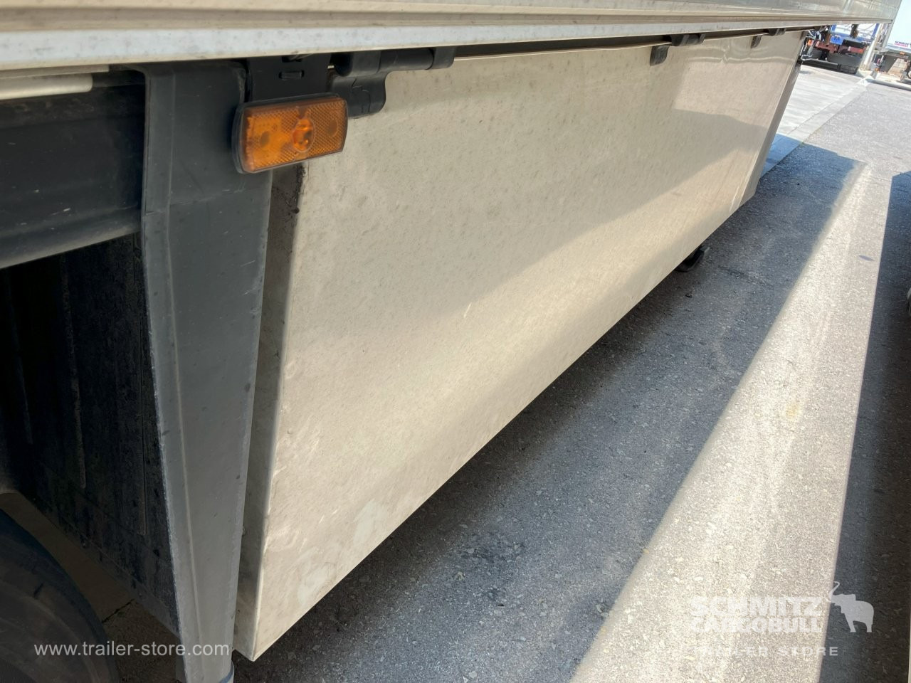SCHMITZ Semiremolque Frigo Standard Double deck - Izotermna poluprikolica: slika SCHMITZ Semiremolque Frigo Standard Double deck - Izotermna poluprikolica SCHMITZ Semiremolque Frigo Standard Double deck - Izotermna poluprikolica: slika SCHMITZ Semiremolque Frigo Standard Double deck - Izotermna poluprikolica