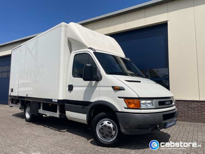 Iveco 40C 40C12 EURO 3 4x2 Bakwagen Euro 3 - Bouwjaar 2003 - APK tot 10-05-2026 -Handgeschakelde versnellingsbak - Dostavno vozilo sa zatvorenim sandukom: slika Iveco 40C 40C12 EURO 3 4x2 Bakwagen Euro 3 - Bouwjaar 2003 - APK tot 10-05-2026 -Handgeschakelde versnellingsbak - Dostavno vozilo sa zatvorenim sandukom Iveco 40C 40C12 EURO 3 4x2 Bakwagen Euro 3 - Bouwjaar 2003 - APK tot 10-05-2026 -Handgeschakelde versnellingsbak - Dostavno vozilo sa zatvorenim sandukom: slika Iveco 40C 40C12 EURO 3 4x2 Bakwagen Euro 3 - Bouwjaar 2003 - APK tot 10-05-2026 -Handgeschakelde versnellingsbak - Dostavno vozilo sa zatvorenim sandukom