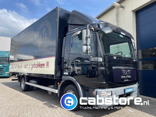 MAN TGL 8.180 4X2 BB Euro 5 - Handgeschakelde versnellingsbak - Laadklep - Bouwjaar 2010 - 3 zitplaatsen - Kamion sandučar: slika MAN TGL 8.180 4X2 BB Euro 5 - Handgeschakelde versnellingsbak - Laadklep - Bouwjaar 2010 - 3 zitplaatsen - Kamion sandučar MAN TGL 8.180 4X2 BB Euro 5 - Handgeschakelde versnellingsbak - Laadklep - Bouwjaar 2010 - 3 zitplaatsen - Kamion sandučar: slika MAN TGL 8.180 4X2 BB Euro 5 - Handgeschakelde versnellingsbak - Laadklep - Bouwjaar 2010 - 3 zitplaatsen - Kamion sandučar