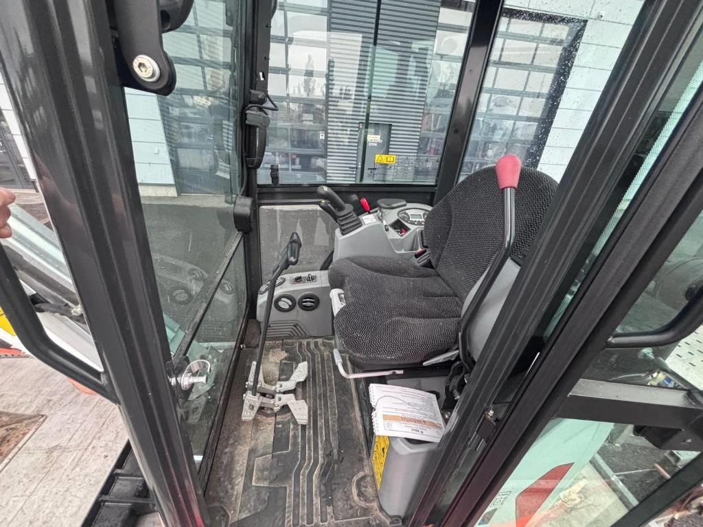 Bobcat E20Z vain 113h ajettu - Mini bager: slika Bobcat E20Z vain 113h ajettu - Mini bager Bobcat E20Z vain 113h ajettu - Mini bager: slika Bobcat E20Z vain 113h ajettu - Mini bager