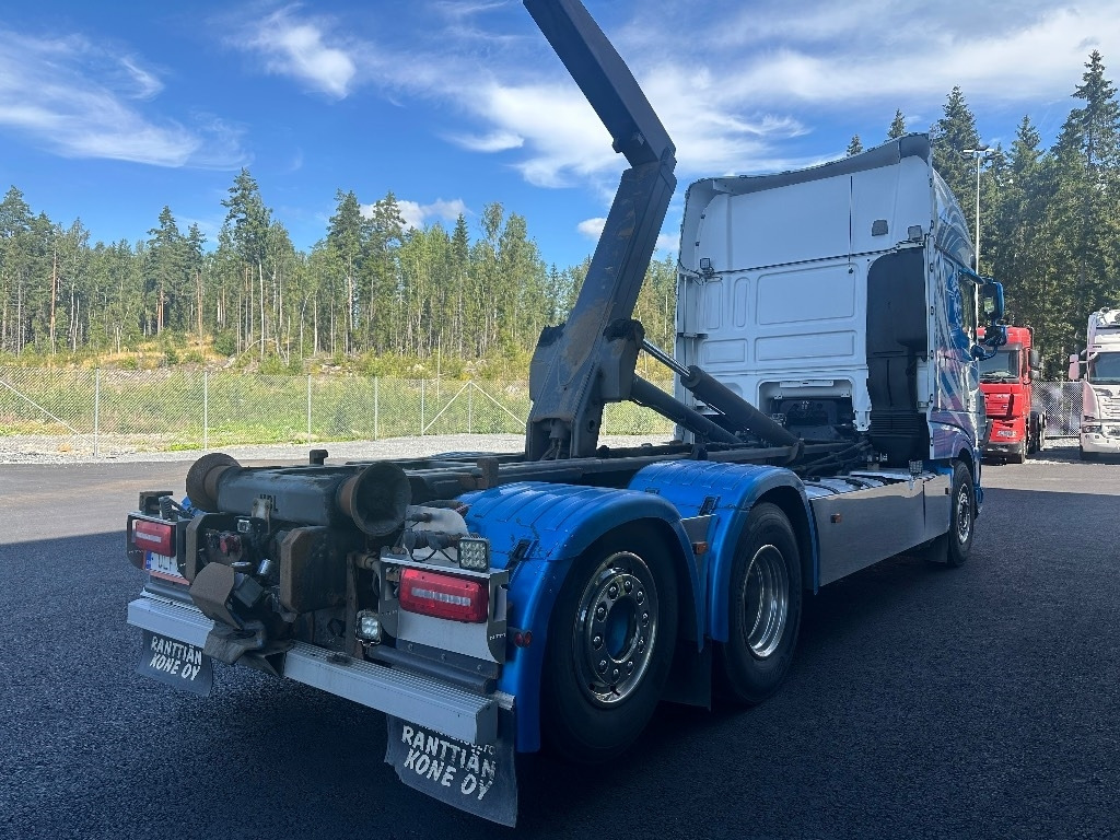 DAF XF 530 6x2*4 - Kamion s kukastom dizalicom: slika DAF XF 530 6x2*4 - Kamion s kukastom dizalicom DAF XF 530 6x2*4 - Kamion s kukastom dizalicom: slika DAF XF 530 6x2*4 - Kamion s kukastom dizalicom