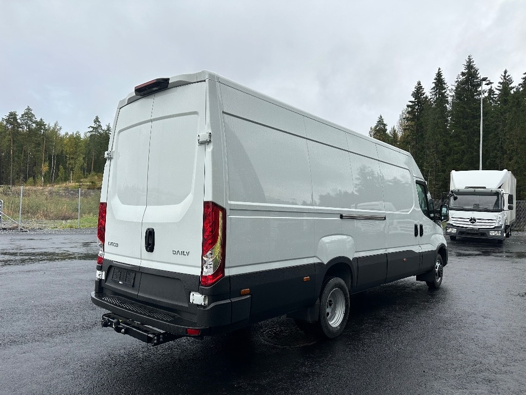 Iveco Daily 50C18A8 16m3 - Furgon: slika Iveco Daily 50C18A8 16m3 - Furgon Iveco Daily 50C18A8 16m3 - Furgon: slika Iveco Daily 50C18A8 16m3 - Furgon