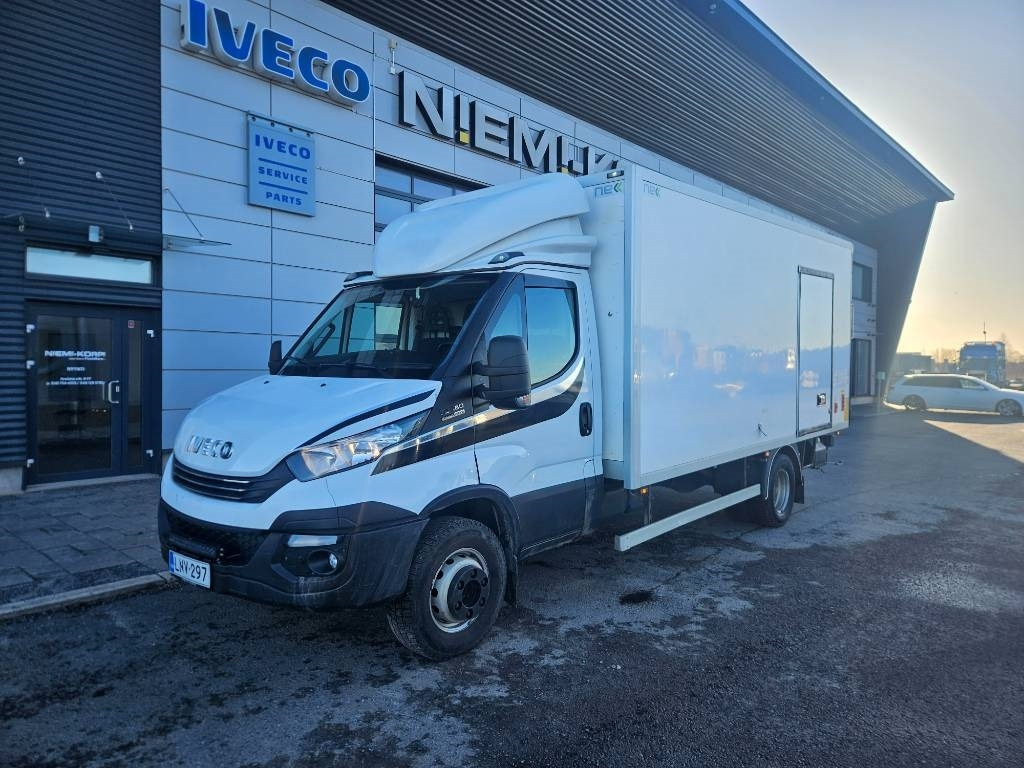 Iveco Daily 70C18 A8 - Dostavno vozilo sa zatvorenim sandukom: slika Iveco Daily 70C18 A8 - Dostavno vozilo sa zatvorenim sandukom Iveco Daily 70C18 A8 - Dostavno vozilo sa zatvorenim sandukom: slika Iveco Daily 70C18 A8 - Dostavno vozilo sa zatvorenim sandukom