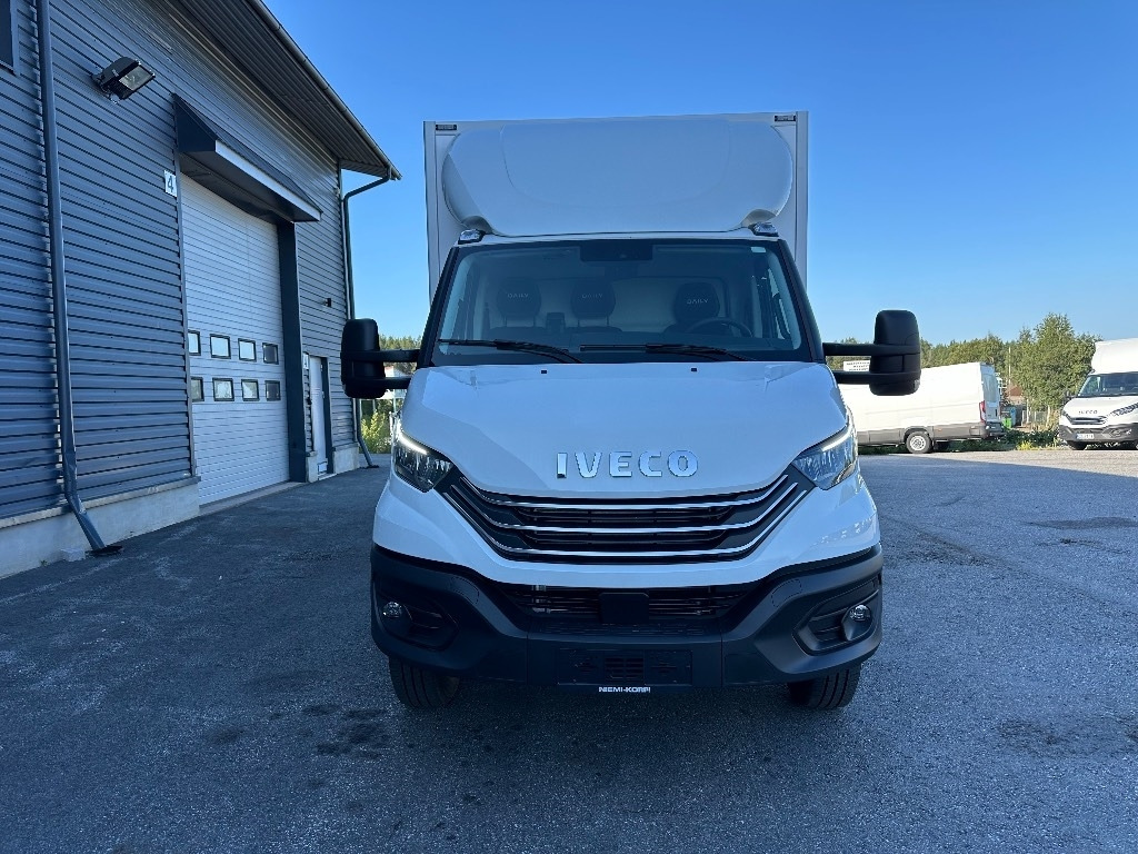 Iveco Daily 72C18 A8 - Dostavno vozilo sa zatvorenim sandukom: slika Iveco Daily 72C18 A8 - Dostavno vozilo sa zatvorenim sandukom Iveco Daily 72C18 A8 - Dostavno vozilo sa zatvorenim sandukom: slika Iveco Daily 72C18 A8 - Dostavno vozilo sa zatvorenim sandukom