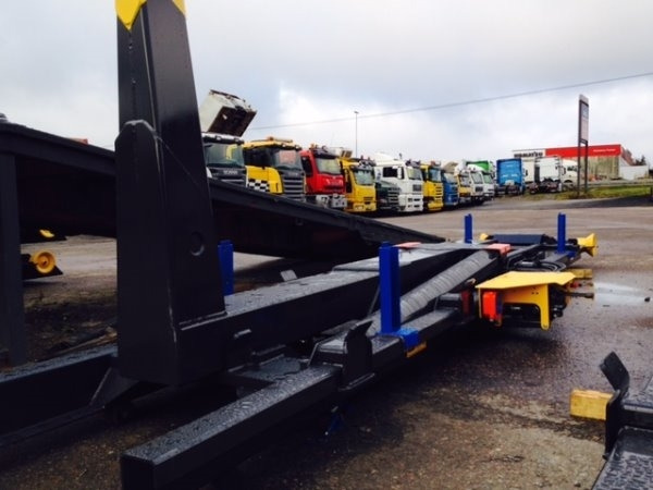 Jimeca Koukkulaite 16t - Kukasta dizalica/ Sustav s proklizavajućim upravljanjem: slika Jimeca Koukkulaite 16t - Kukasta dizalica/ Sustav s proklizavajućim upravljanjem Jimeca Koukkulaite 16t - Kukasta dizalica/ Sustav s proklizavajućim upravljanjem: slika Jimeca Koukkulaite 16t - Kukasta dizalica/ Sustav s proklizavajućim upravljanjem