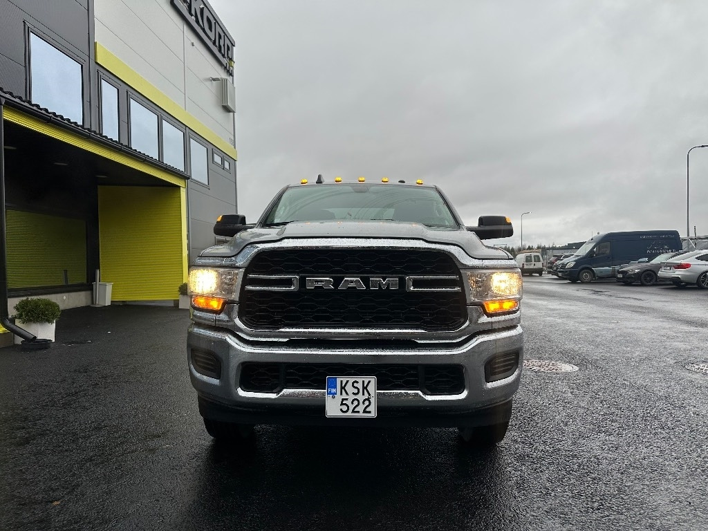 RAM 2500 Tradesman - Pick-up: slika RAM 2500 Tradesman - Pick-up RAM 2500 Tradesman - Pick-up: slika RAM 2500 Tradesman - Pick-up