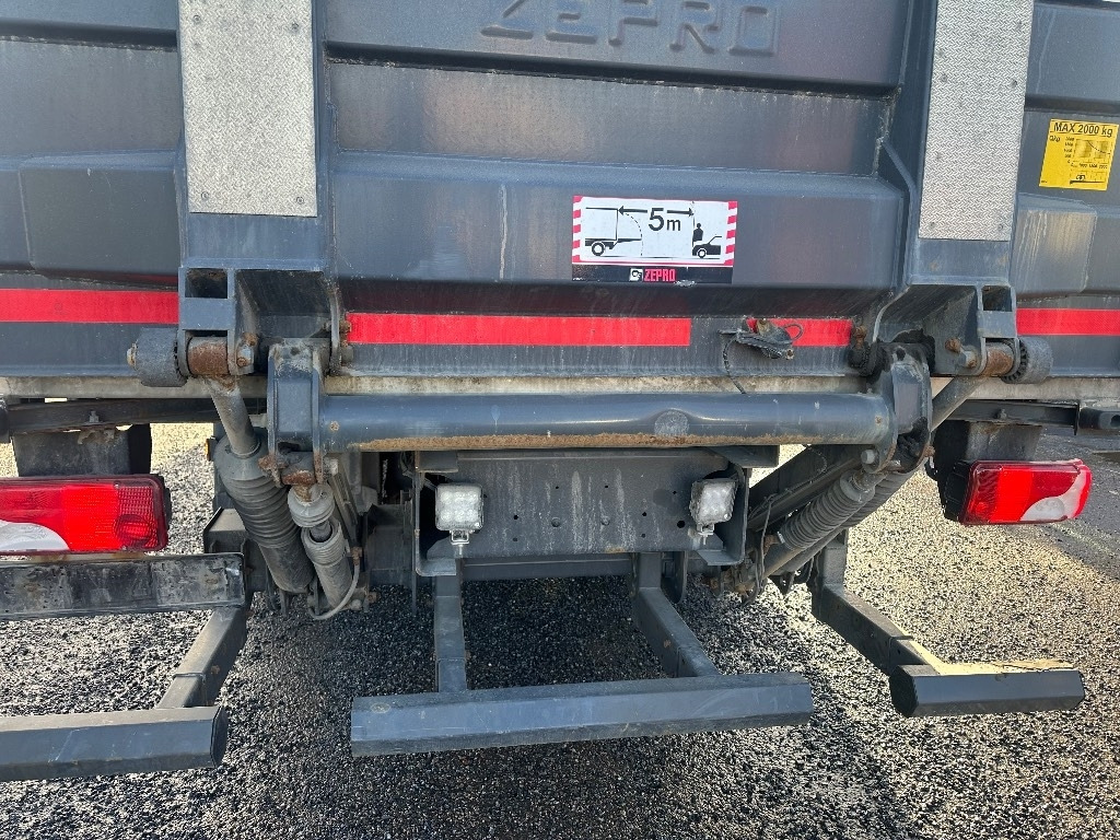 Kamion sandučar Scania P250: slika Kamion sandučar Scania P250