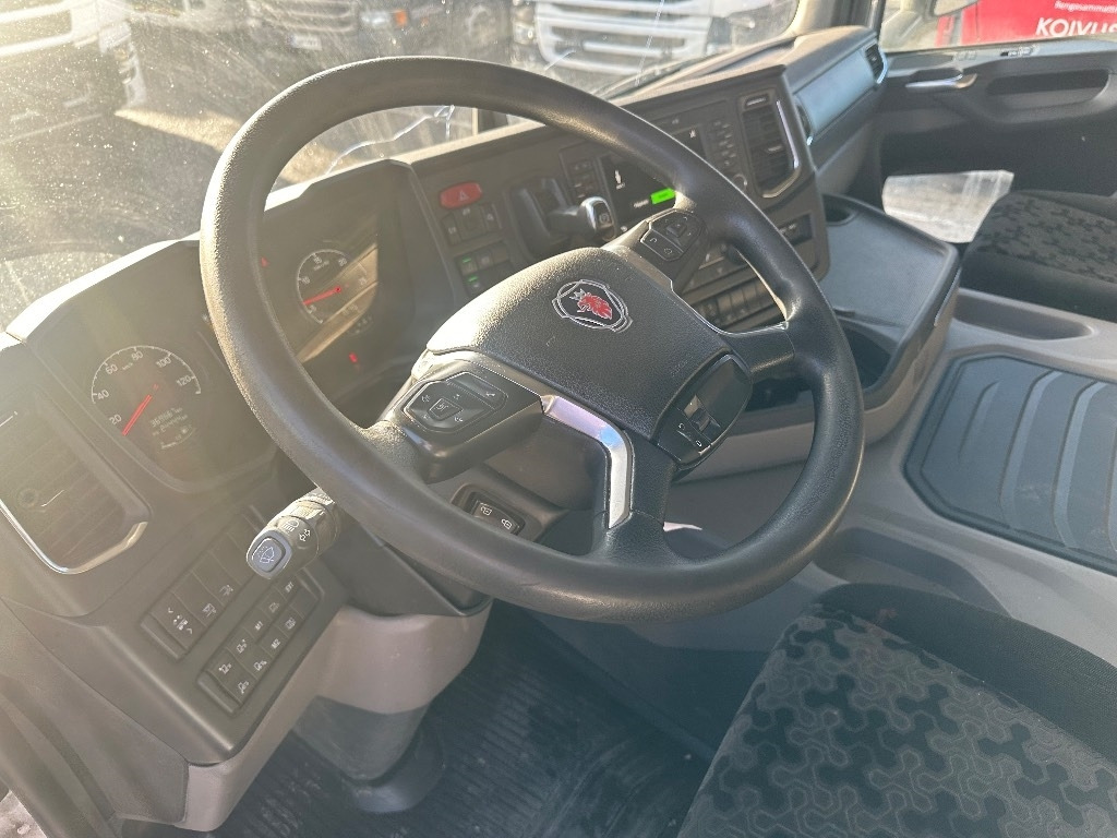 Kamion sandučar Scania P250: slika Kamion sandučar Scania P250