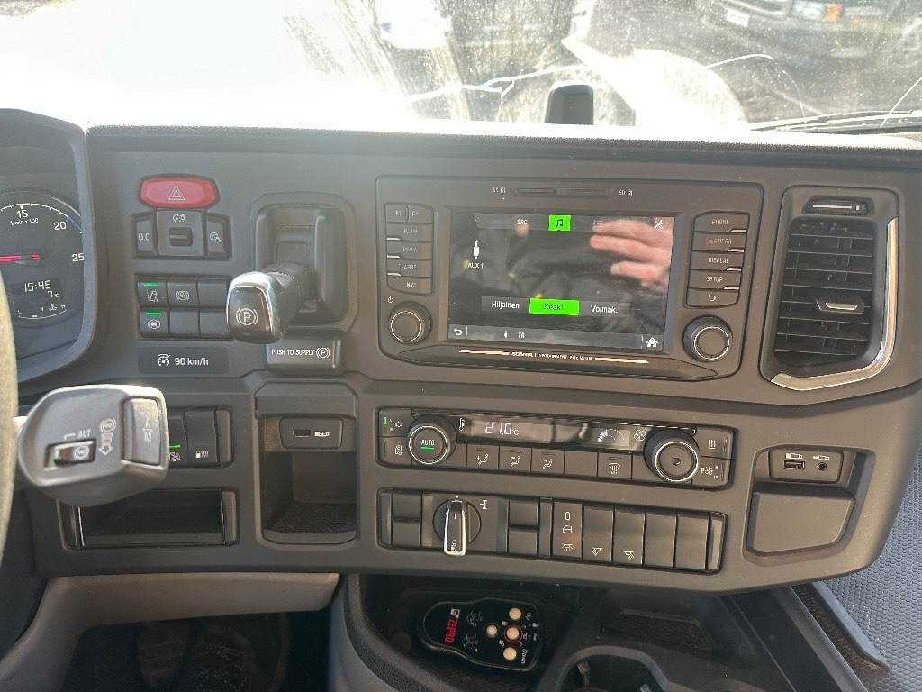 Kamion sandučar Scania P250: slika Kamion sandučar Scania P250