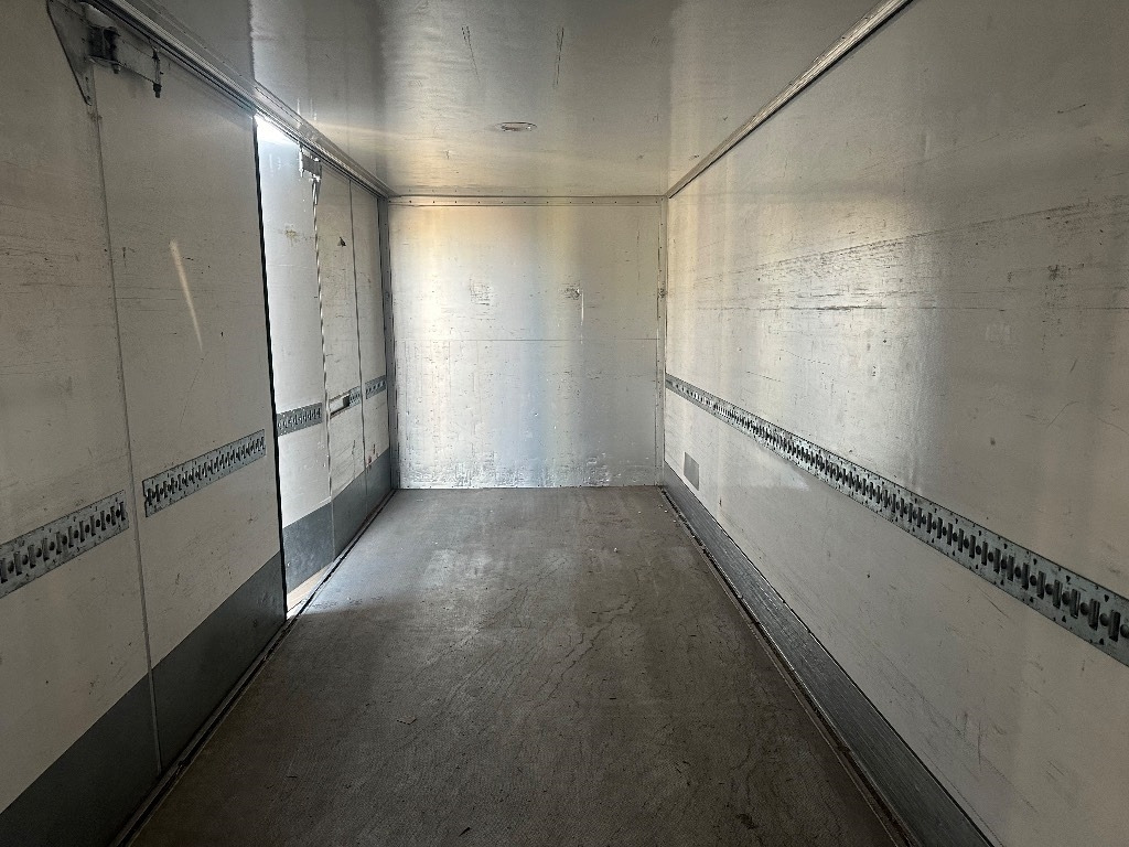 Kamion sandučar Scania P250: slika Kamion sandučar Scania P250