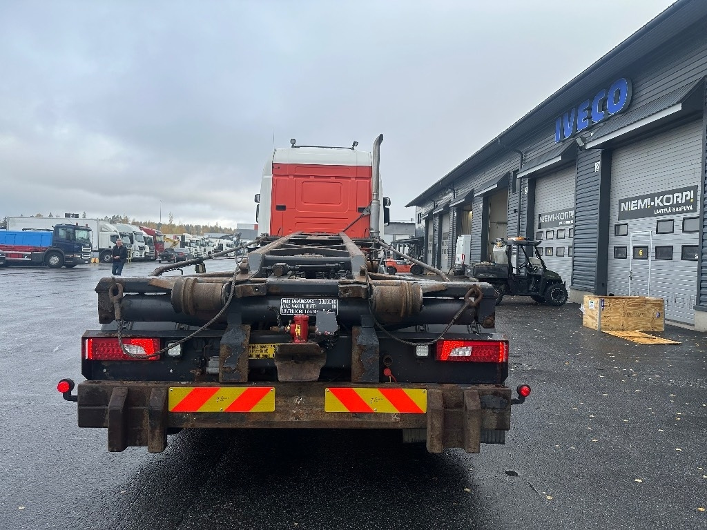 Scania R520 8x2/4 - Kamion s kabelskim sustavom: slika Scania R520 8x2/4 - Kamion s kabelskim sustavom Scania R520 8x2/4 - Kamion s kabelskim sustavom: slika Scania R520 8x2/4 - Kamion s kabelskim sustavom