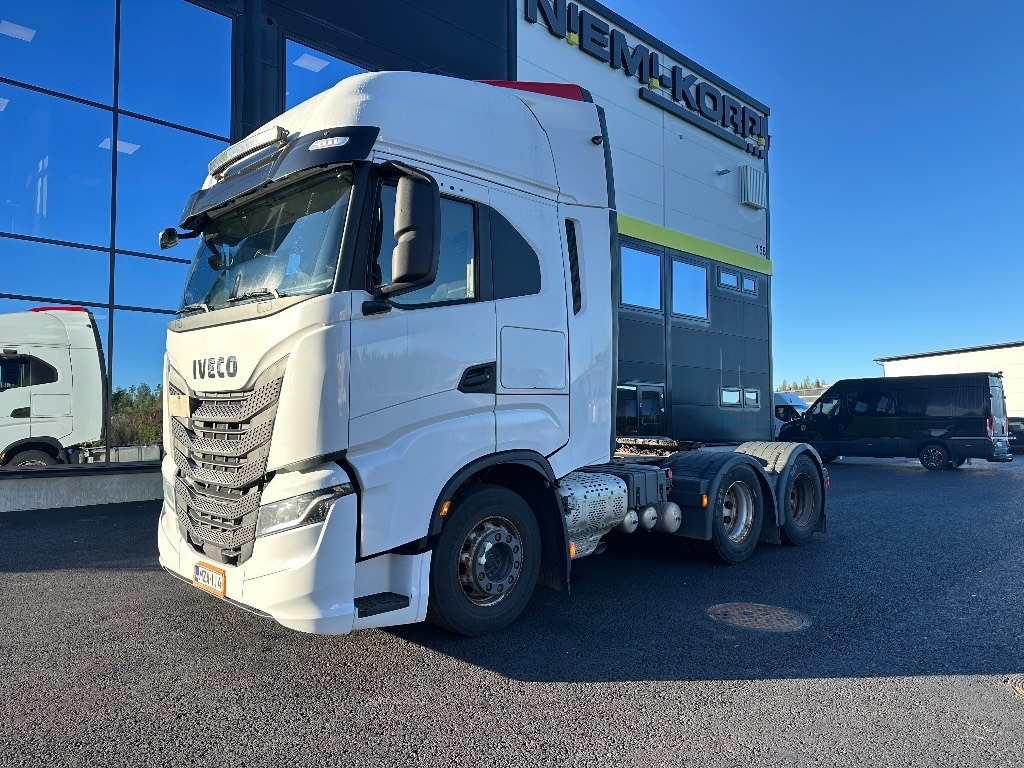 Tegljač Iveco S-Way AS440X57 TZ/P 6x4 HCT: slika Tegljač Iveco S-Way AS440X57 TZ/P 6x4 HCT