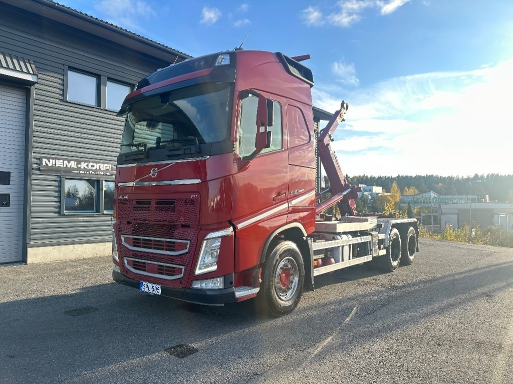 Volvo FH13 540 6x4 - Kamion s kukastom dizalicom: slika Volvo FH13 540 6x4 - Kamion s kukastom dizalicom Volvo FH13 540 6x4 - Kamion s kukastom dizalicom: slika Volvo FH13 540 6x4 - Kamion s kukastom dizalicom