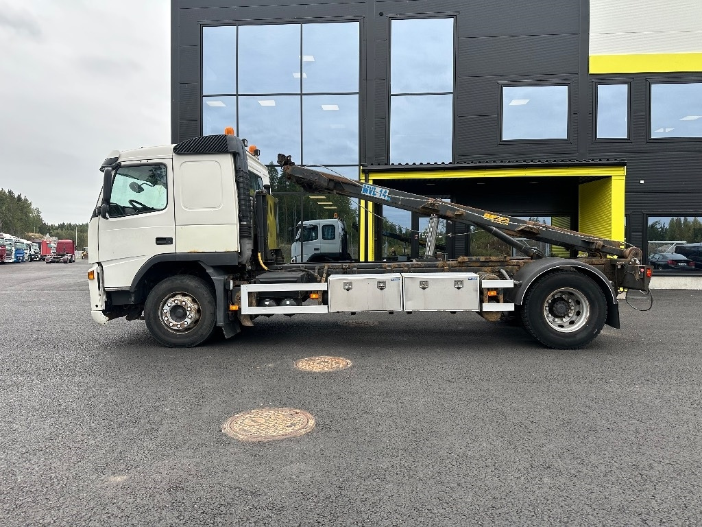 Volvo FM9 4x2 vaijerilaitteilla - Utovarivač s proklizavajućim upravljanjem: slika Volvo FM9 4x2 vaijerilaitteilla - Utovarivač s proklizavajućim upravljanjem Volvo FM9 4x2 vaijerilaitteilla - Utovarivač s proklizavajućim upravljanjem: slika Volvo FM9 4x2 vaijerilaitteilla - Utovarivač s proklizavajućim upravljanjem