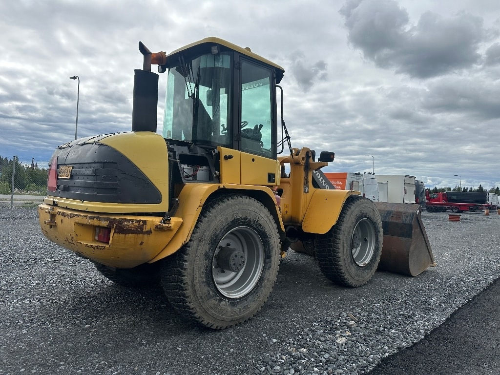 Volvo L45B 4X4 /245 - Utovarivač na kotačima: slika Volvo L45B 4X4 /245 - Utovarivač na kotačima Volvo L45B 4X4 /245 - Utovarivač na kotačima: slika Volvo L45B 4X4 /245 - Utovarivač na kotačima
