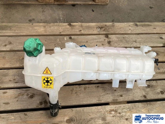 MAN 81.06102-6233 – MAN expansion tank - Motor i dijelovi za Kamion: slika MAN 81.06102-6233 – MAN expansion tank - Motor i dijelovi za Kamion MAN 81.06102-6233 – MAN expansion tank - Motor i dijelovi za Kamion: slika MAN 81.06102-6233 – MAN expansion tank - Motor i dijelovi za Kamion