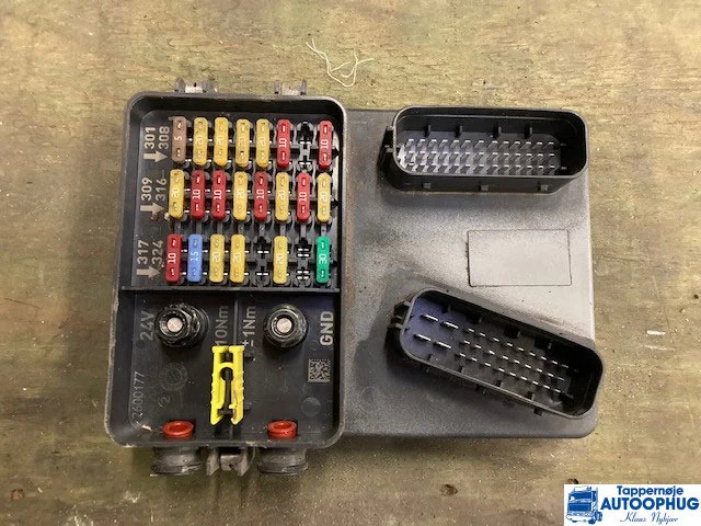 Scania APS Air dryer P/N: 2440300 - Električni sustav za Kamion: slika Scania APS Air dryer P/N: 2440300 - Električni sustav za Kamion Scania APS Air dryer P/N: 2440300 - Električni sustav za Kamion: slika Scania APS Air dryer P/N: 2440300 - Električni sustav za Kamion