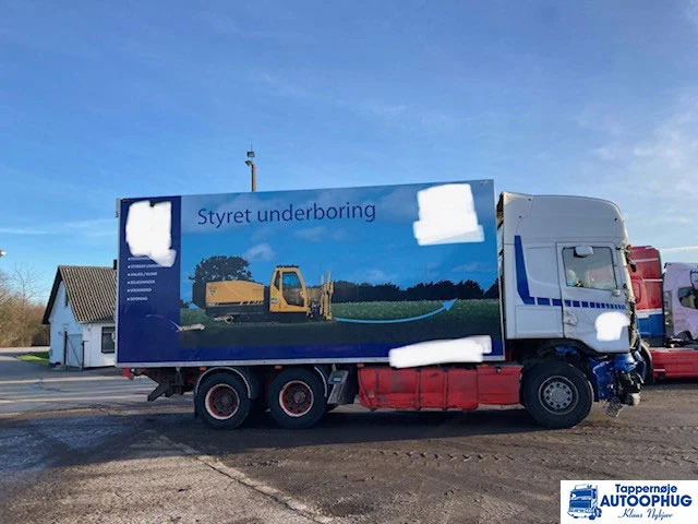 Scania R620 6X2 Retarder - Kamion sandučar: slika Scania R620 6X2 Retarder - Kamion sandučar Scania R620 6X2 Retarder - Kamion sandučar: slika Scania R620 6X2 Retarder - Kamion sandučar