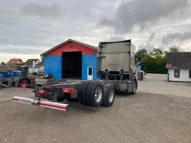 Scania R650 6X2 Retarder - Kamion-šasija: slika Scania R650 6X2 Retarder - Kamion-šasija Scania R650 6X2 Retarder - Kamion-šasija: slika Scania R650 6X2 Retarder - Kamion-šasija