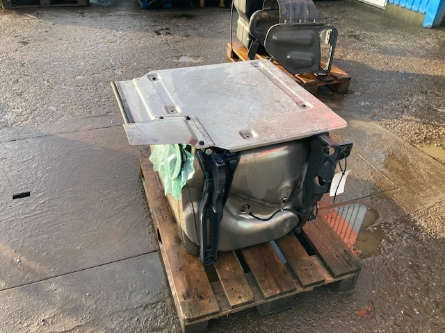 Scania Silencer – Scania 2684368 - Ispušni sustav za Kamion: slika Scania Silencer – Scania 2684368 - Ispušni sustav za Kamion Scania Silencer – Scania 2684368 - Ispušni sustav za Kamion: slika Scania Silencer – Scania 2684368 - Ispušni sustav za Kamion