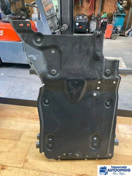 Scania trin beslag og trin Scania 2649717 – 2648021 – 2592870 - Karoserija i eksterijer za Kamion: slika Scania trin beslag og trin Scania 2649717 – 2648021 – 2592870 - Karoserija i eksterijer za Kamion Scania trin beslag og trin Scania 2649717 – 2648021 – 2592870 - Karoserija i eksterijer za Kamion: slika Scania trin beslag og trin Scania 2649717 – 2648021 – 2592870 - Karoserija i eksterijer za Kamion