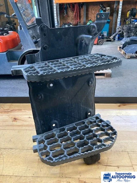 Scania trin beslag og trin Scania 2649717 – 2648021 – 2592870 - Karoserija i eksterijer za Kamion: slika Scania trin beslag og trin Scania 2649717 – 2648021 – 2592870 - Karoserija i eksterijer za Kamion Scania trin beslag og trin Scania 2649717 – 2648021 – 2592870 - Karoserija i eksterijer za Kamion: slika Scania trin beslag og trin Scania 2649717 – 2648021 – 2592870 - Karoserija i eksterijer za Kamion