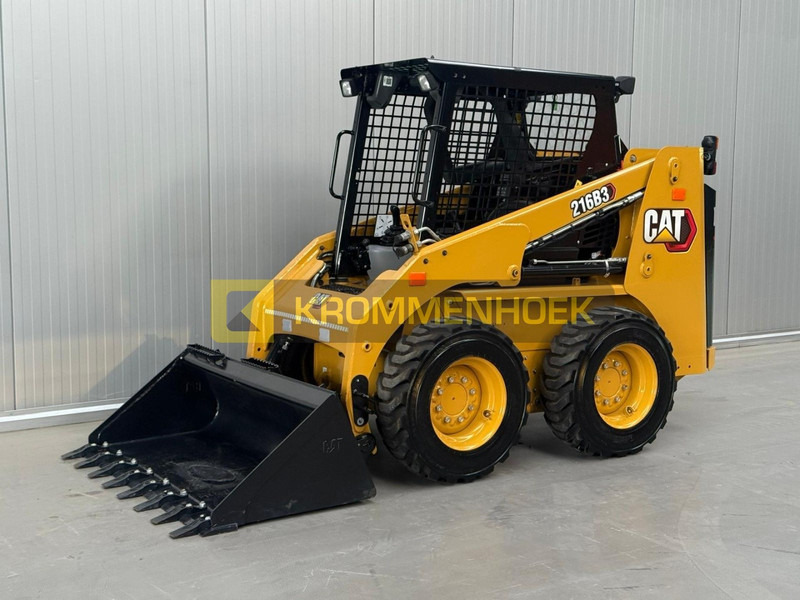 Caterpillar 216 B3 - Mini utovarivač: slika Caterpillar 216 B3 - Mini utovarivač Caterpillar 216 B3 - Mini utovarivač: slika Caterpillar 216 B3 - Mini utovarivač