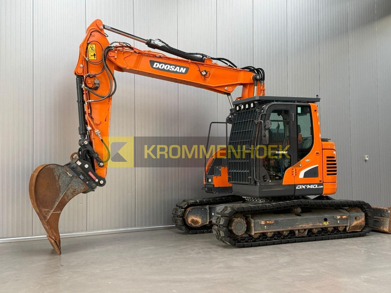 Doosan DX 140 LCR-5 Oilquick - Bager gusjeničar: slika Doosan DX 140 LCR-5 Oilquick - Bager gusjeničar Doosan DX 140 LCR-5 Oilquick - Bager gusjeničar: slika Doosan DX 140 LCR-5 Oilquick - Bager gusjeničar
