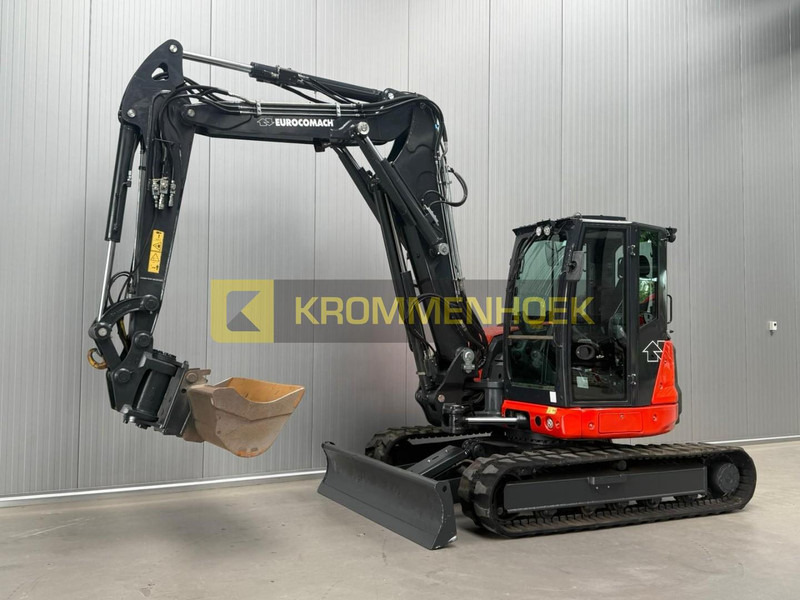 Eurocomach ES 100 TR Powertilt - Mini bager: slika Eurocomach ES 100 TR Powertilt - Mini bager Eurocomach ES 100 TR Powertilt - Mini bager: slika Eurocomach ES 100 TR Powertilt - Mini bager