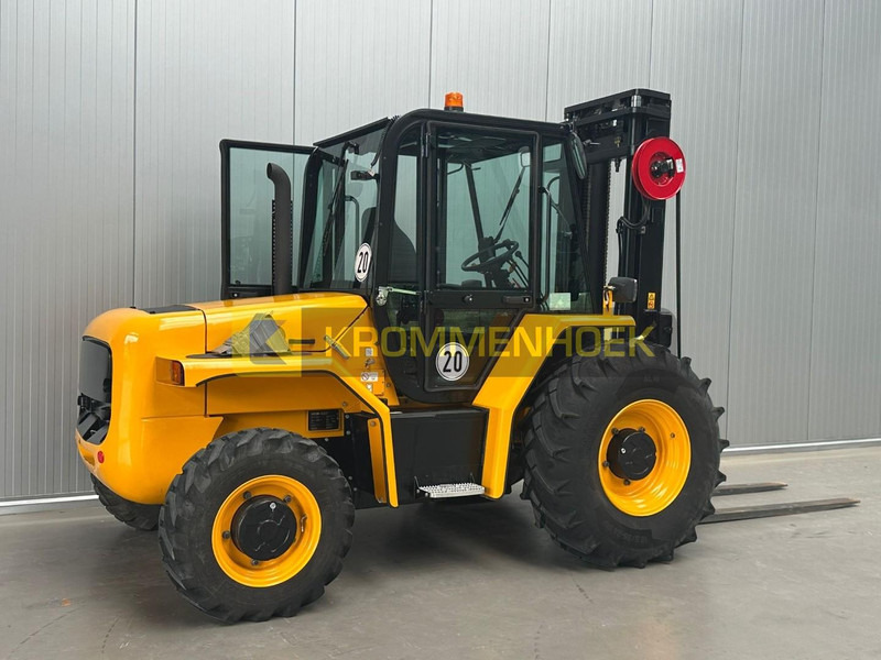 JCB 940 - Viličar za teške terene: slika JCB 940 - Viličar za teške terene JCB 940 - Viličar za teške terene: slika JCB 940 - Viličar za teške terene
