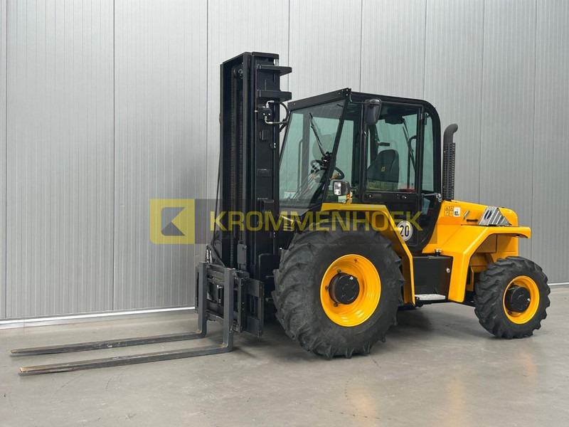 JCB 940 - Viličar za teške terene: slika JCB 940 - Viličar za teške terene JCB 940 - Viličar za teške terene: slika JCB 940 - Viličar za teške terene