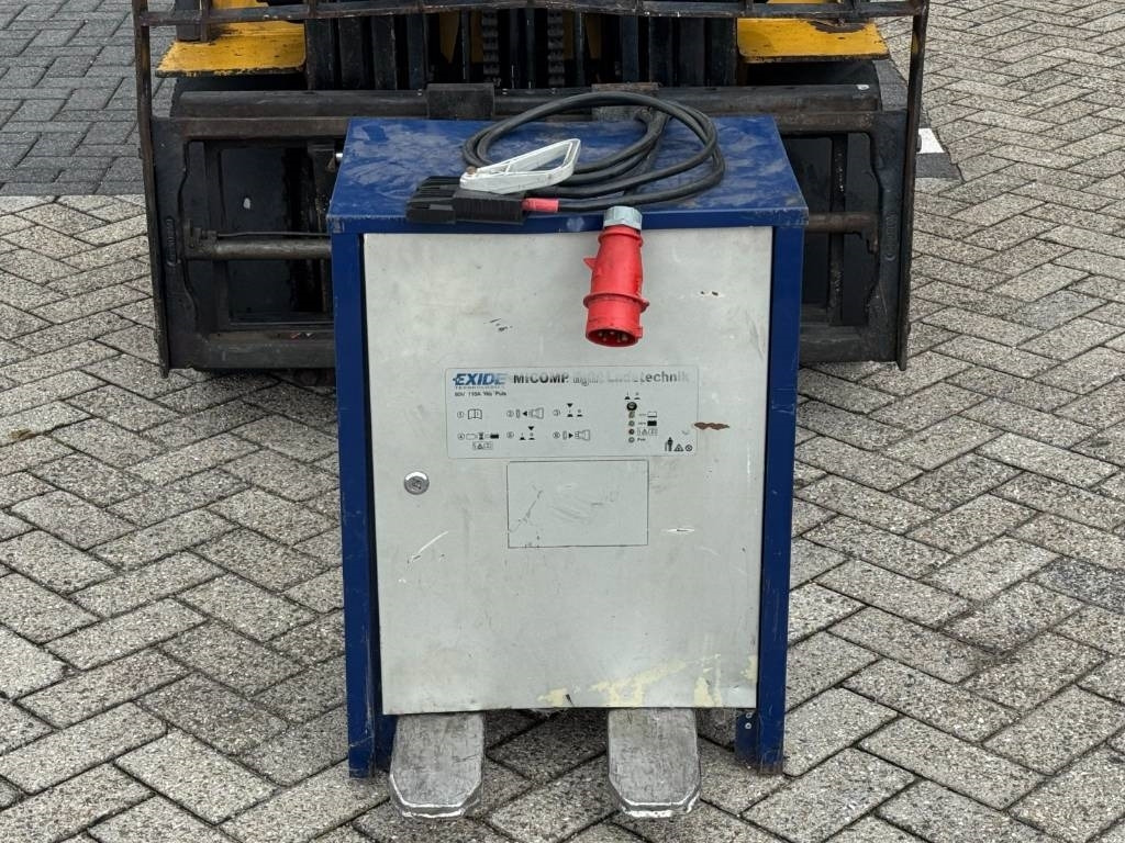 Električni viličar CAT EP25K, forklift, 2009!!: slika Električni viličar CAT EP25K, forklift, 2009!! Električni viličar CAT EP25K, forklift, 2009!!: slika Električni viličar CAT EP25K, forklift, 2009!!