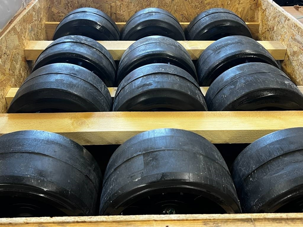 CNH Track rollers for tracks - CNH - Quadtrac/Steiger - Guma za Poljoprivredni strojevi: slika CNH Track rollers for tracks - CNH - Quadtrac/Steiger - Guma za Poljoprivredni strojevi CNH Track rollers for tracks - CNH - Quadtrac/Steiger - Guma za Poljoprivredni strojevi: slika CNH Track rollers for tracks - CNH - Quadtrac/Steiger - Guma za Poljoprivredni strojevi
