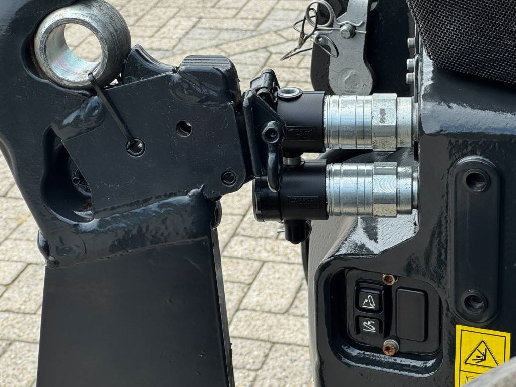 Case IH 240CVX, AFS, 2023, frontlinkage, 790u!! - Traktor: slika Case IH 240CVX, AFS, 2023, frontlinkage, 790u!! - Traktor Case IH 240CVX, AFS, 2023, frontlinkage, 790u!! - Traktor: slika Case IH 240CVX, AFS, 2023, frontlinkage, 790u!! - Traktor