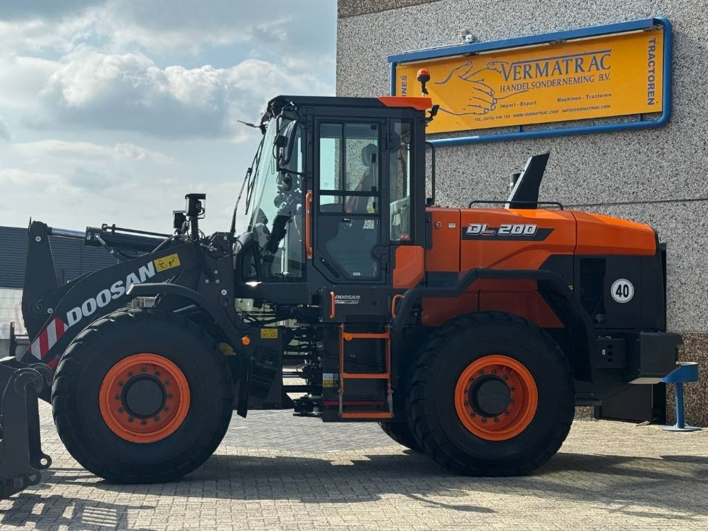 Doosan DEVELON / DOOSAN DL200-7, - Mini utovarivač: slika Doosan DEVELON / DOOSAN DL200-7, - Mini utovarivač Doosan DEVELON / DOOSAN DL200-7, - Mini utovarivač: slika Doosan DEVELON / DOOSAN DL200-7, - Mini utovarivač