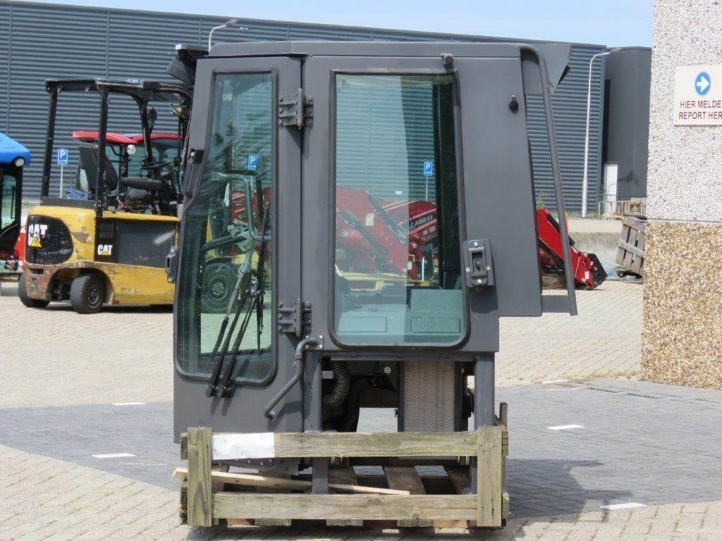 New Holland CE  - Kabina za Građevinski strojevi: slika New Holland CE  - Kabina za Građevinski strojevi New Holland CE  - Kabina za Građevinski strojevi: slika New Holland CE  - Kabina za Građevinski strojevi