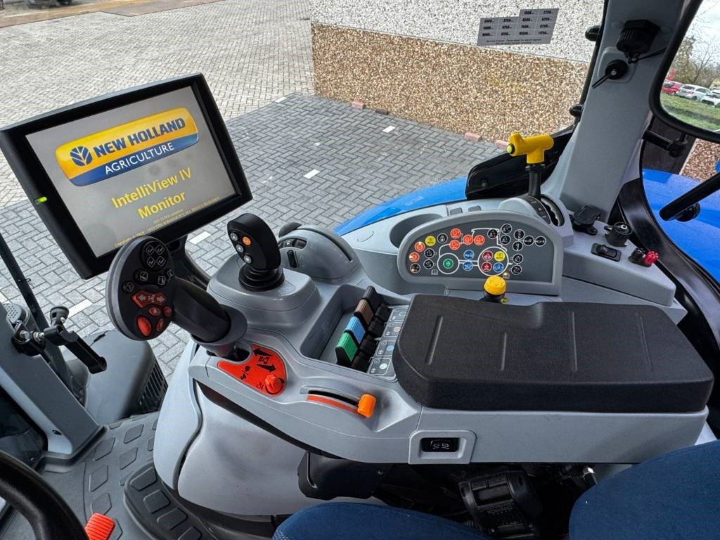 Traktor New Holland T7.225AC, frontlinkage, airbrakes, 50k, 2023!!: slika Traktor New Holland T7.225AC, frontlinkage, airbrakes, 50k, 2023!! Traktor New Holland T7.225AC, frontlinkage, airbrakes, 50k, 2023!!: slika Traktor New Holland T7.225AC, frontlinkage, airbrakes, 50k, 2023!!