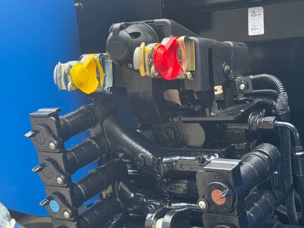 Traktor New Holland T7.225AC, frontlinkage, airbrakes, 50k, 2023!!: slika Traktor New Holland T7.225AC, frontlinkage, airbrakes, 50k, 2023!! Traktor New Holland T7.225AC, frontlinkage, airbrakes, 50k, 2023!!: slika Traktor New Holland T7.225AC, frontlinkage, airbrakes, 50k, 2023!!