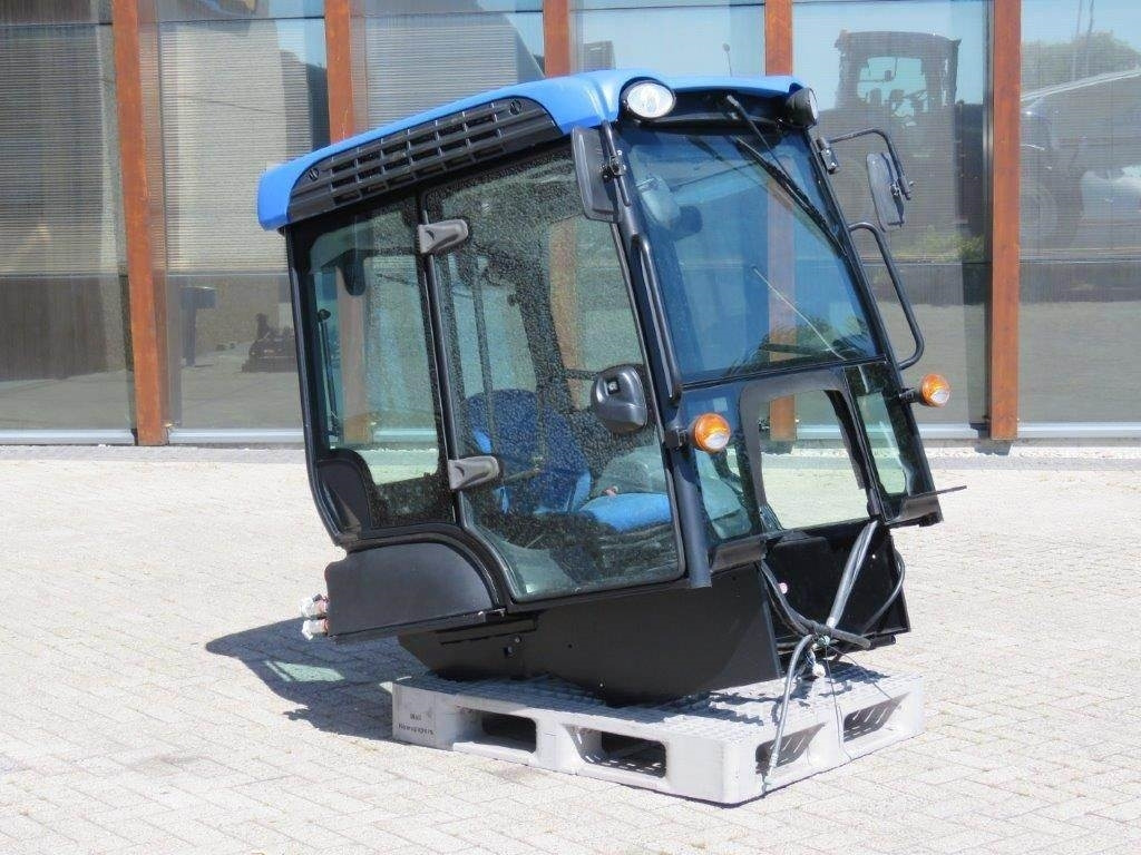 New Holland TK - Kabina za Građevinski strojevi: slika New Holland TK - Kabina za Građevinski strojevi New Holland TK - Kabina za Građevinski strojevi: slika New Holland TK - Kabina za Građevinski strojevi