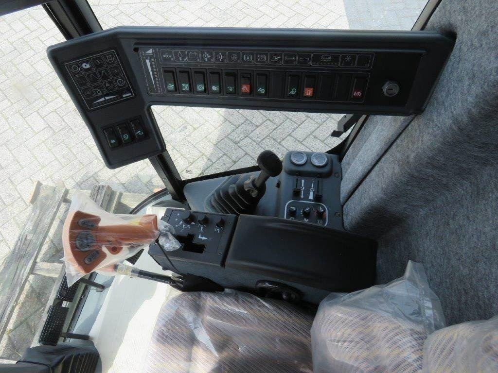 Zakup New Holland TX  New Holland TX: slika Zakup New Holland TX  New Holland TX