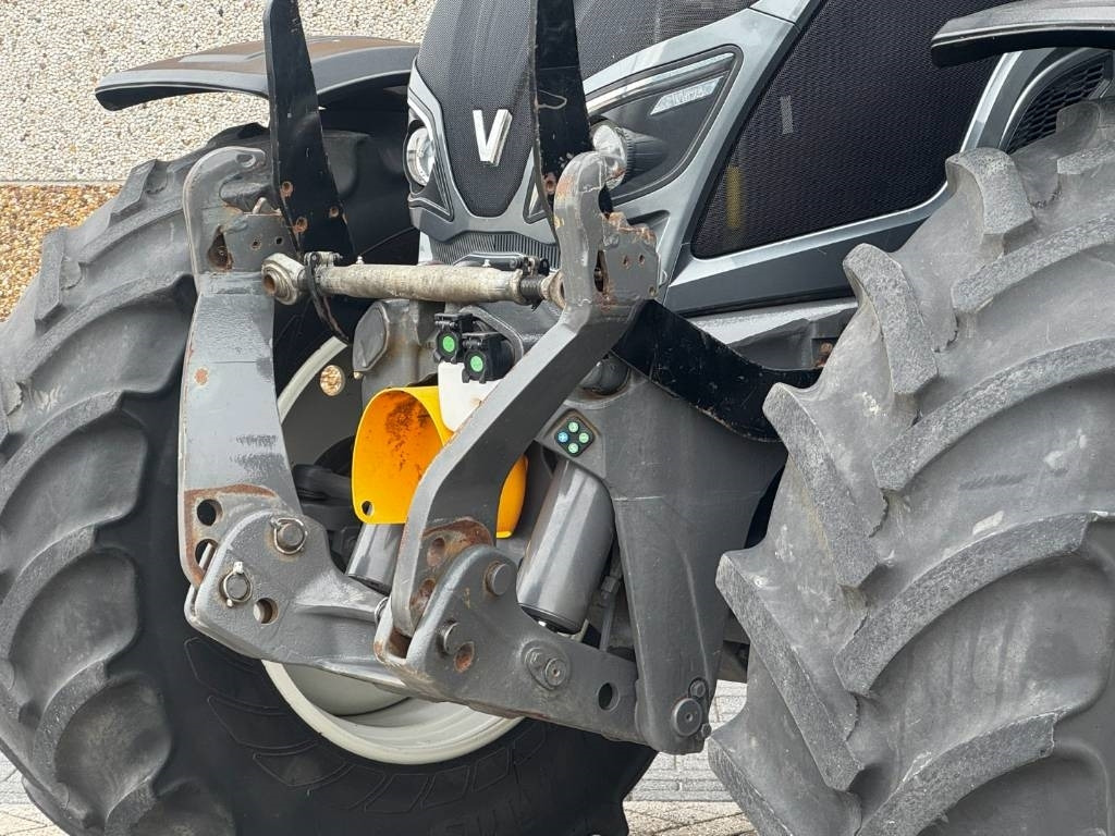 Valtra N174D, Frontlinkage + PTO, Frontloader, 3846 hours - Traktor: slika Valtra N174D, Frontlinkage + PTO, Frontloader, 3846 hours - Traktor Valtra N174D, Frontlinkage + PTO, Frontloader, 3846 hours - Traktor: slika Valtra N174D, Frontlinkage + PTO, Frontloader, 3846 hours - Traktor