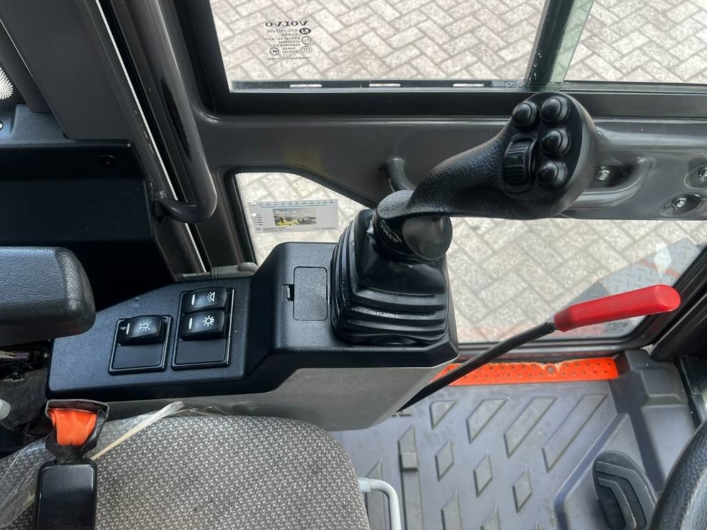 Volvo EW60E, 2021, 1403 hours, Steelwirst! - Bager na kotačima: slika Volvo EW60E, 2021, 1403 hours, Steelwirst! - Bager na kotačima Volvo EW60E, 2021, 1403 hours, Steelwirst! - Bager na kotačima: slika Volvo EW60E, 2021, 1403 hours, Steelwirst! - Bager na kotačima